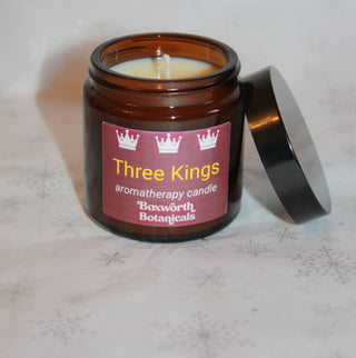 A small Christmas candle made with GM free soya and pure frankincense, myrrh, eucalyptus, orange and clove essential oils. Comes with a lid, ideal for taking on your travels.